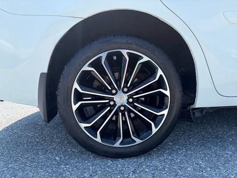 Used 2015 Toyota Corolla S Premium FWD image 30