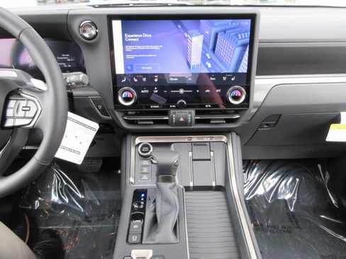 Used 2026 Lexus GX 550 w/ Accessory Package (CT) image 40