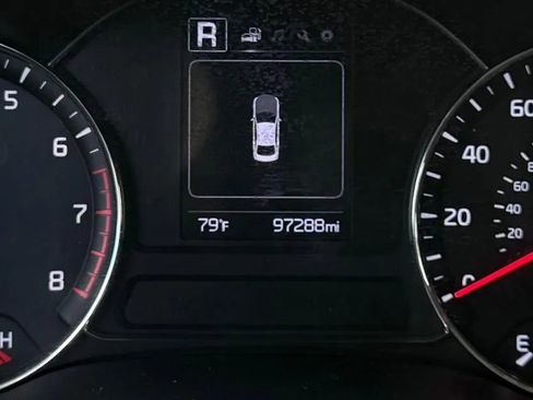 Used 2017 Kia Forte S image 11