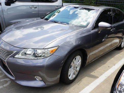 Used 2014 Lexus ES 350 w/ Premium Package FWD image 4