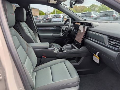New 2026 GMC Terrain AT4 w/ Convenience Package III AWD/4WD image 22
