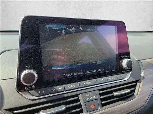 Used 2023 Nissan Altima 2.5 SV FWD image 23