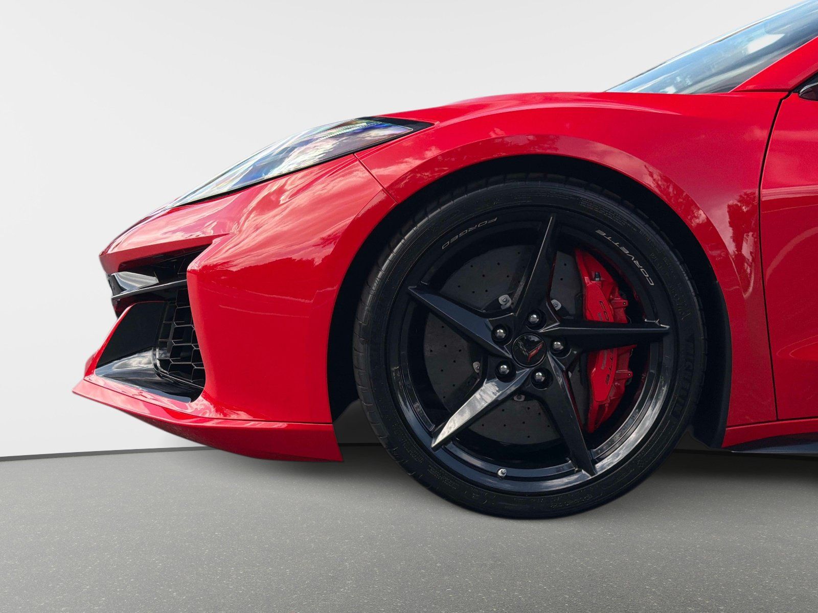 Used 2025 Chevrolet Corvette E-Ray w/ Stealth Interior Trim Package AWD/4WD image 13