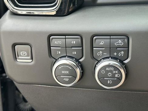 Used 2024 GMC Sierra 1500 AT4X AWD/4WD image 17