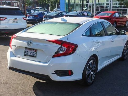 Used 2018 Honda Civic EX-L image 5
