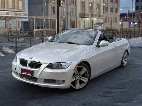 Used 2010 BMW 335i Convertible RWD image 3