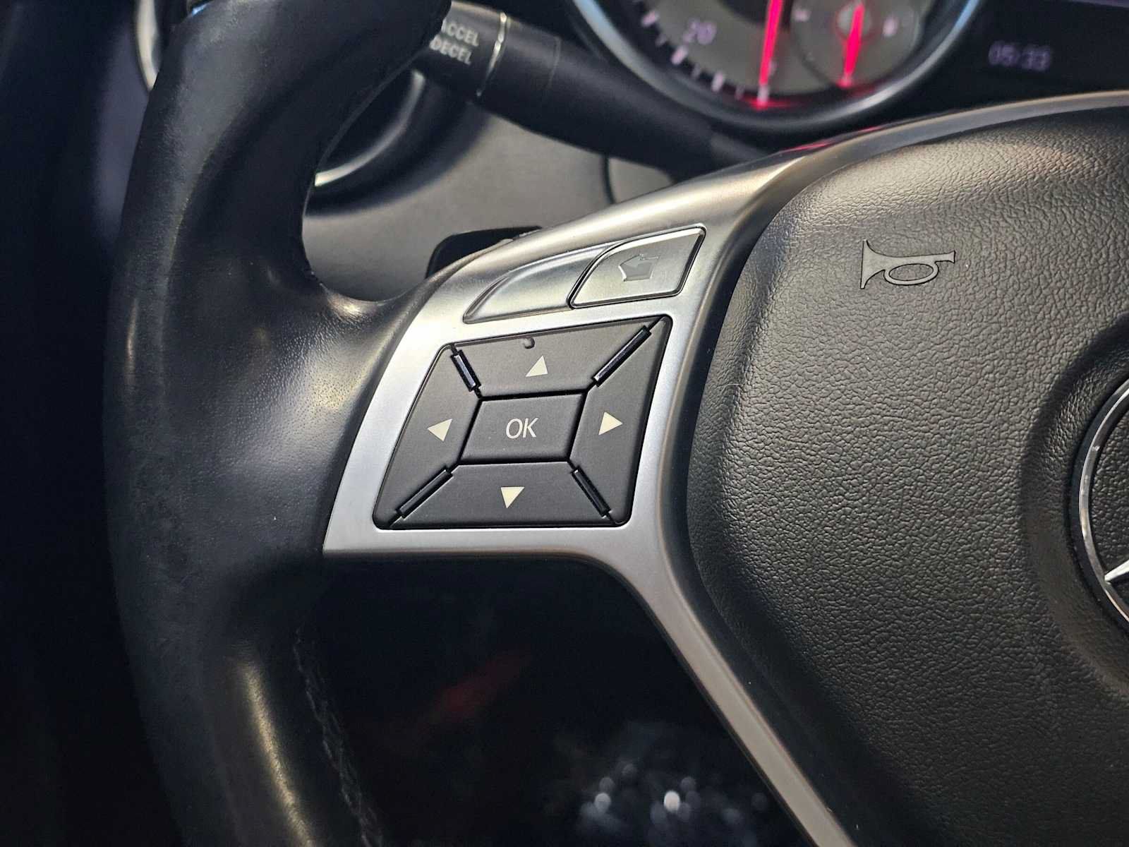 Used 2012 Mercedes-Benz SLK 350 image 19