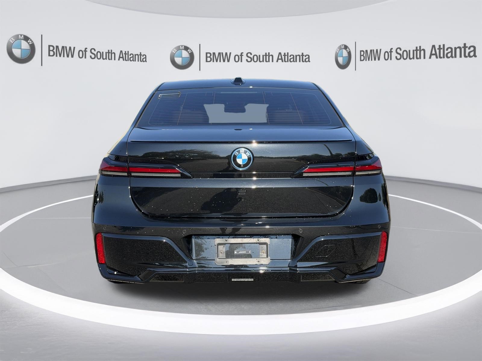 Certified 2024 BMW i7 eDrive50 w/ M Sport Package RWD image 25