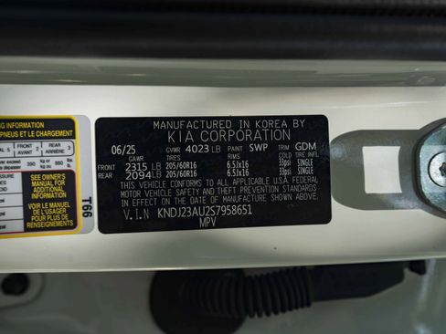 Used 2025 Kia Soul LX FWD image 37