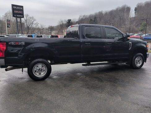 Used 2022 Ford F250 XL w/ Power Equipment Group image 3