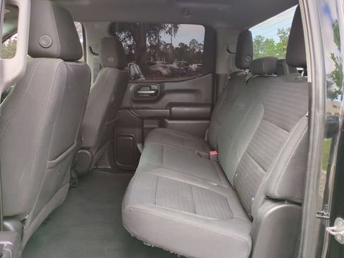 Used 2022 Chevrolet Silverado 1500 LT AWD/4WD image 14