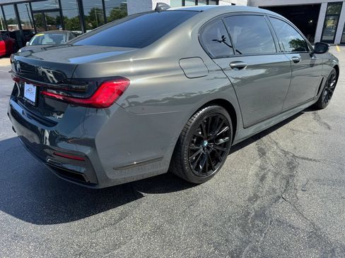 Used 2022 BMW 750i xDrive w/ Executive Package AWD/4WD image 11