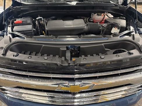 New 2026 Chevrolet Suburban Premier AWD/4WD image 31