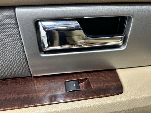 Used 2013 Ford Expedition EL XLT image 21