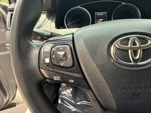 Used 2017 Toyota Camry LE FWD image 28
