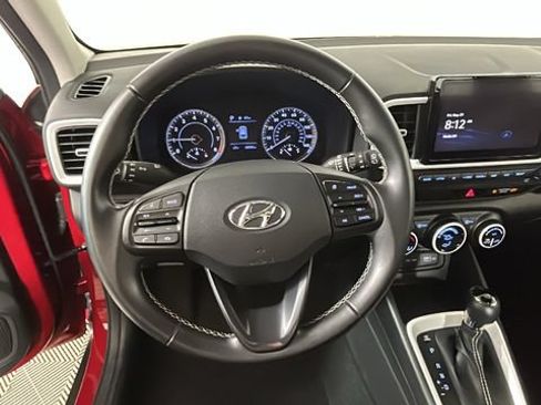 Used 2022 Hyundai Venue Limited w/ Cargo Package FWD image 15