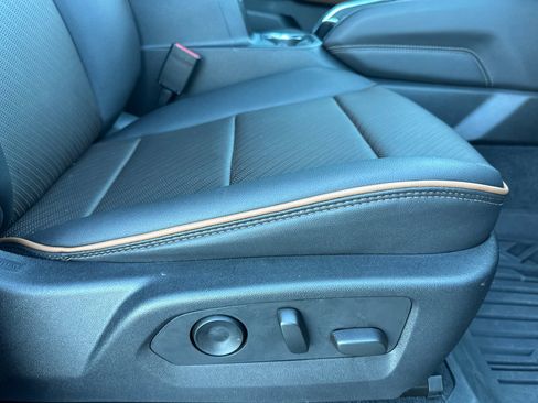 Used 2023 GMC Canyon AT4 w/ AT4 Premium Package image 21