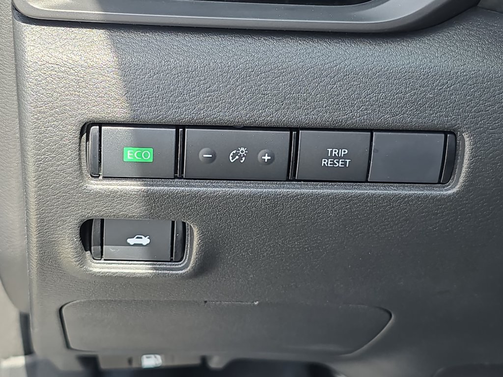 Used 2025 Nissan Sentra S FWD image 28