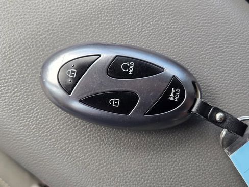 Used 2025 Hyundai Elantra SEL image 31