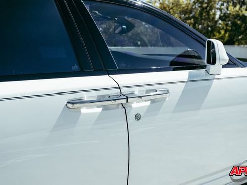 Used 2017 Rolls-Royce Ghost RWD image 37