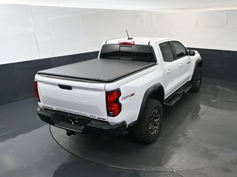 Used 2026 Chevrolet Colorado ZR2 w/ Technology Package AWD/4WD image 32