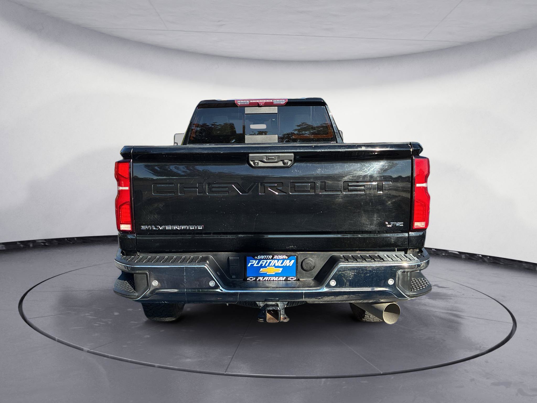 Used 2024 Chevrolet Silverado 2500 LTZ w/ LTZ Plus Package AWD/4WD image 4