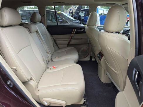 Used 2011 Toyota Highlander Limited w/ Tow Pkg AWD/4WD image 15