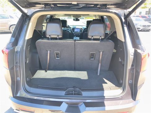 Used 2017 GMC Acadia Denali w/ Technology Package AWD/4WD image 12