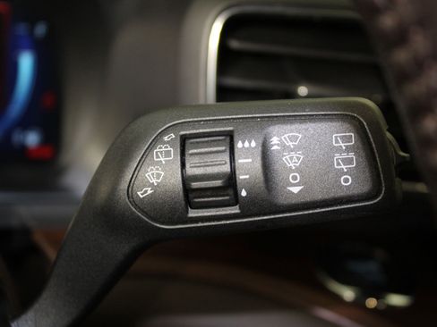 Used 2023 Ford Explorer King Ranch w/ Technology Package image 31