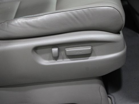 Used 2013 Honda Odyssey Touring image 29