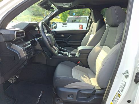 Used 2024 Toyota Tacoma TRD Sport AWD/4WD image 14