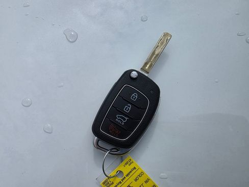 Used 2020 Hyundai Tucson SE image 10