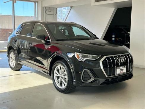 Certified 2025 Audi Q3 2.0T Premium Plus w/ Premium Plus Package image 3