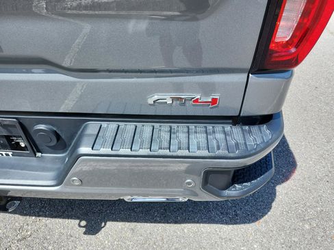 Used 2024 GMC Sierra 1500 AT4 w/ Technology Package AWD/4WD image 5