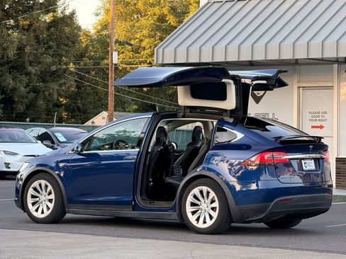 Used 2016 Tesla Model X 75D AWD/4WD image 7