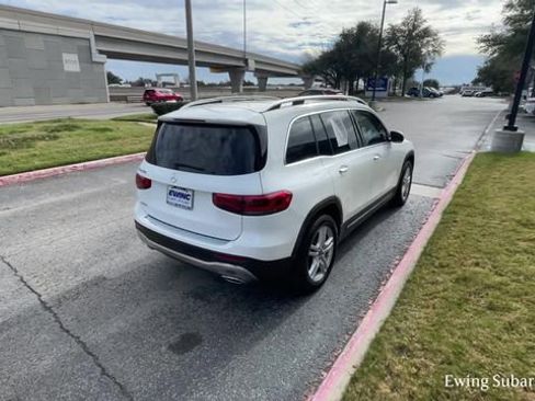 Used 2023 Mercedes-Benz GLB 250 w/ Premium Package image 11