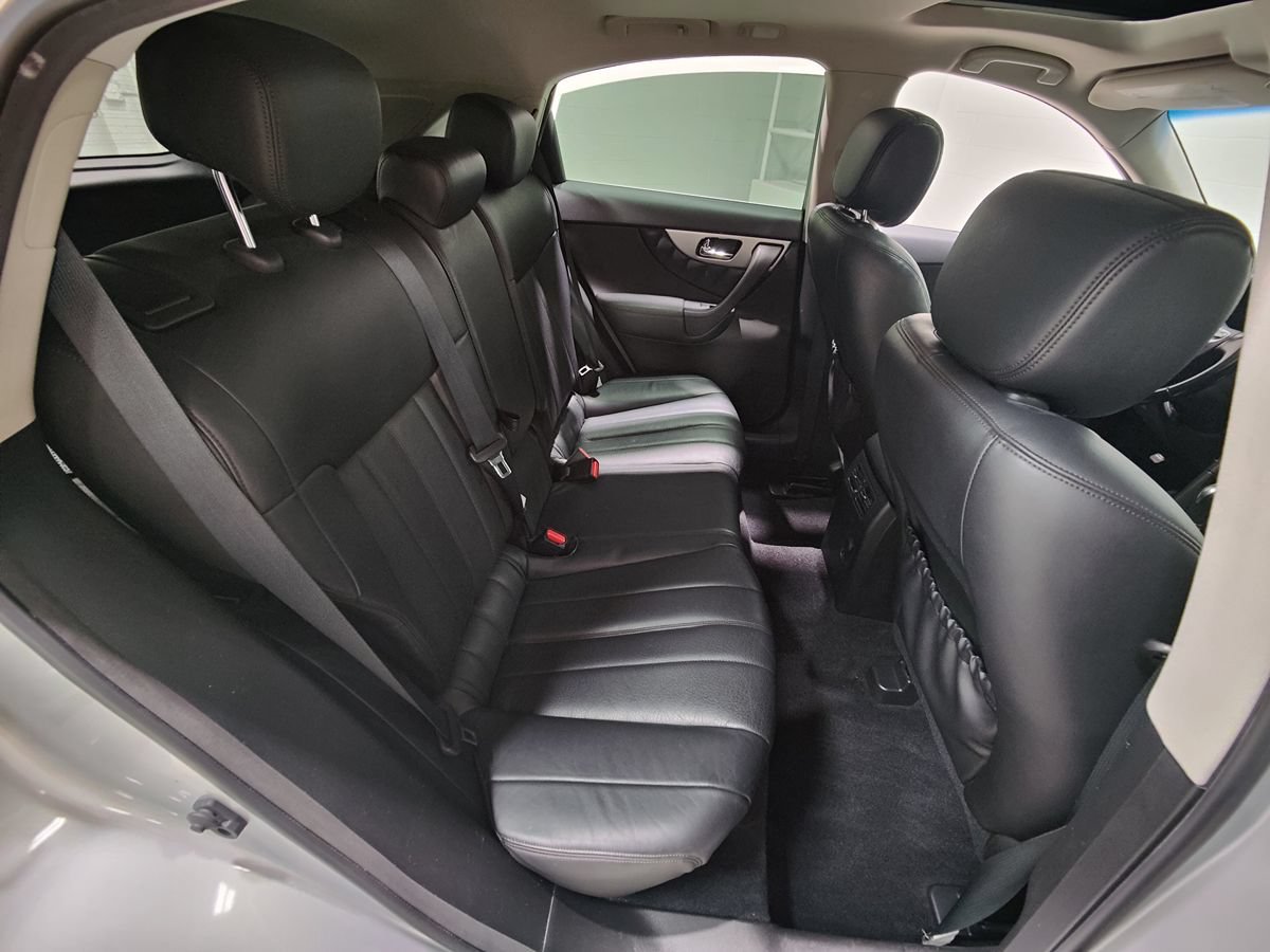 Used 2013 INFINITI FX37 AWD w/ Premium Pkg image 16