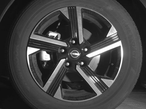 Used 2025 Nissan Sentra SV FWD image 15