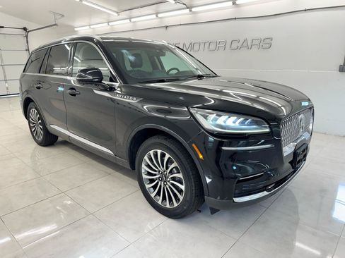 Used 2024 Lincoln Aviator Reserve w/ Elements Package Plus AWD/4WD image 3
