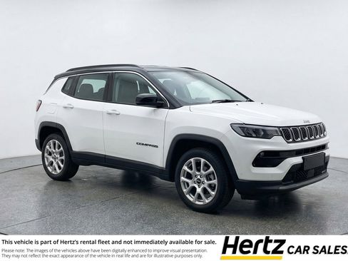 Used 2025 Jeep Compass Limited image 1