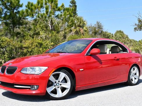 Used 2011 BMW 328i Convertible image 24