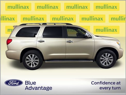 Used 2017 Toyota Sequoia Limited w/ Safety & Convenience Package AWD/4WD image 2