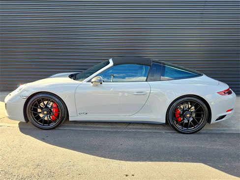 Used 2018 Porsche 911 Targa 4 GTS image 2