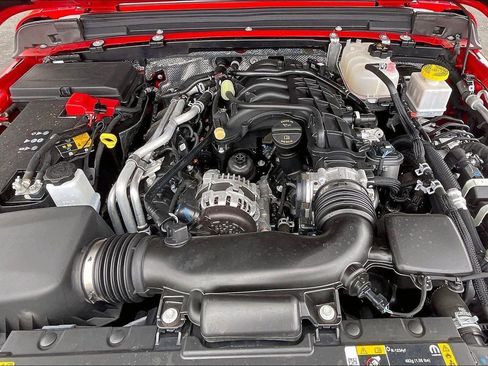 Used 2024 Jeep Gladiator Sport AWD/4WD image 10