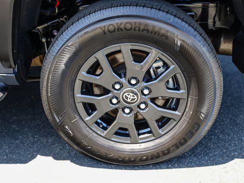 Certified 2025 Toyota 4Runner SR5 AWD/4WD image 8