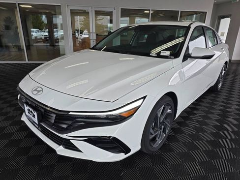 New 2026 Hyundai Elantra Limited FWD image 7