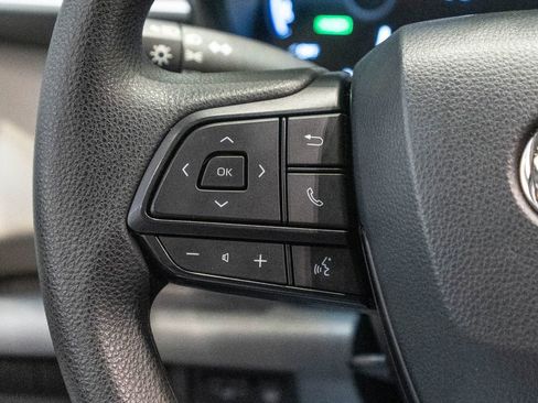 Used 2024 Toyota Sienna LE image 18