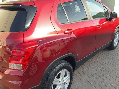 Used 2021 Chevrolet Trax LS w/ Tint and Cruise Package image 16