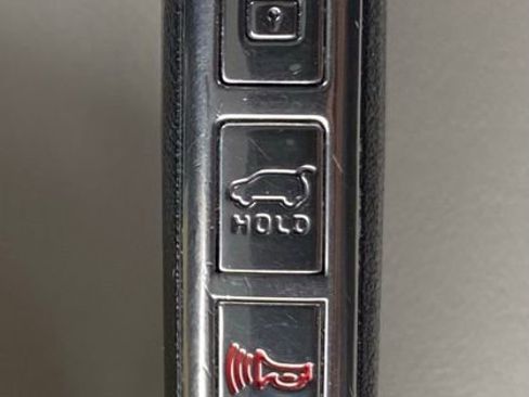 Used 2023 Kia Carnival EX image 38