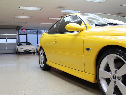 Used 2005 Pontiac GTO image 10